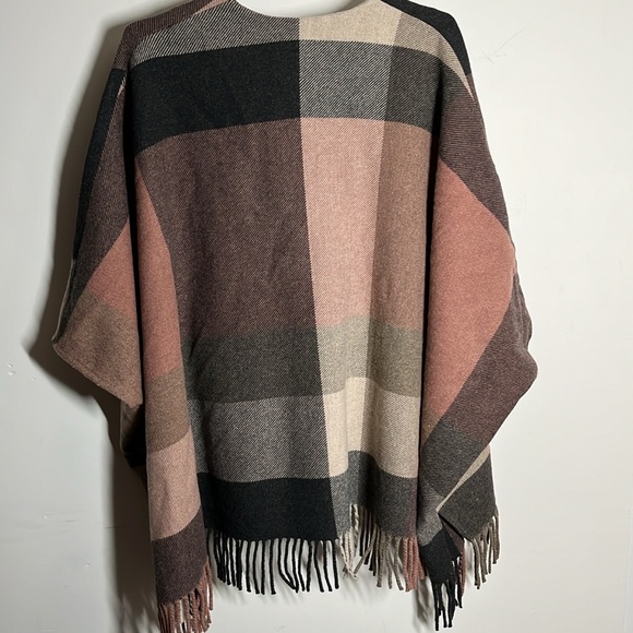Etro Milano Wool Poncho - Picture 11 of 15